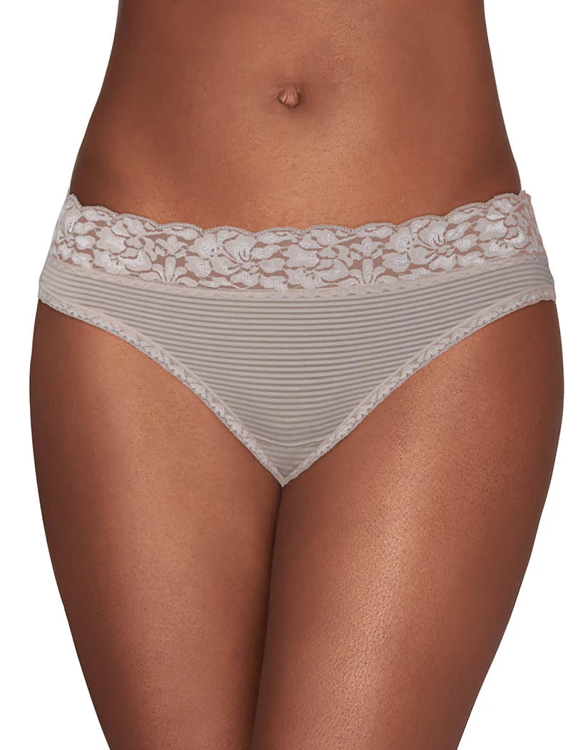 Vanity Fair Flattering Lace Bikini 18285 3 Vanity Fair Flattering Lace Bikini 18285